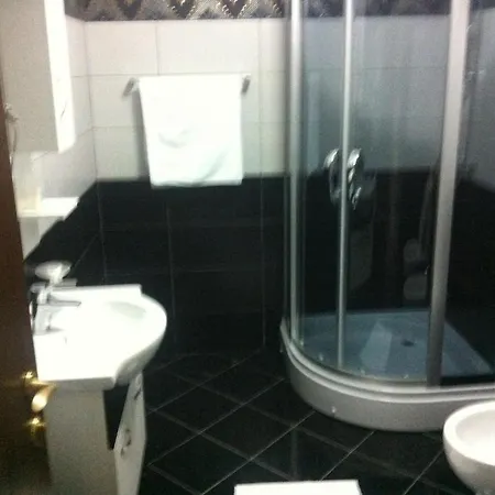 Hotel Ador