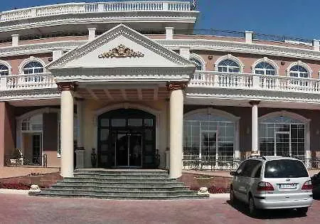 Hotel Ador