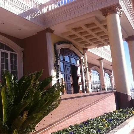 Hotel Ador