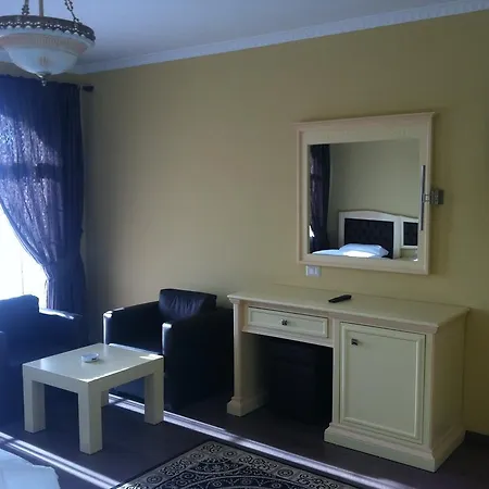 Ador Hotel 4*